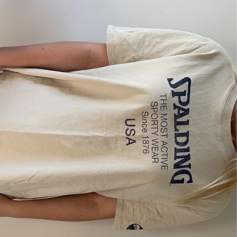 Super fin tröja från hm i stolek s, aldrig använd. Säljer för 15kr. Tvättas innan säljning 👍 . T-shirts.