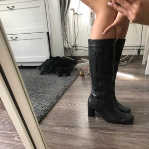 Stövlar - Storlek 37 Står ej för frakten