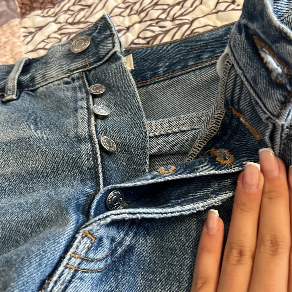 Baggy jeans yk2 style elle nåt helt nya . Jeans & Byxor.