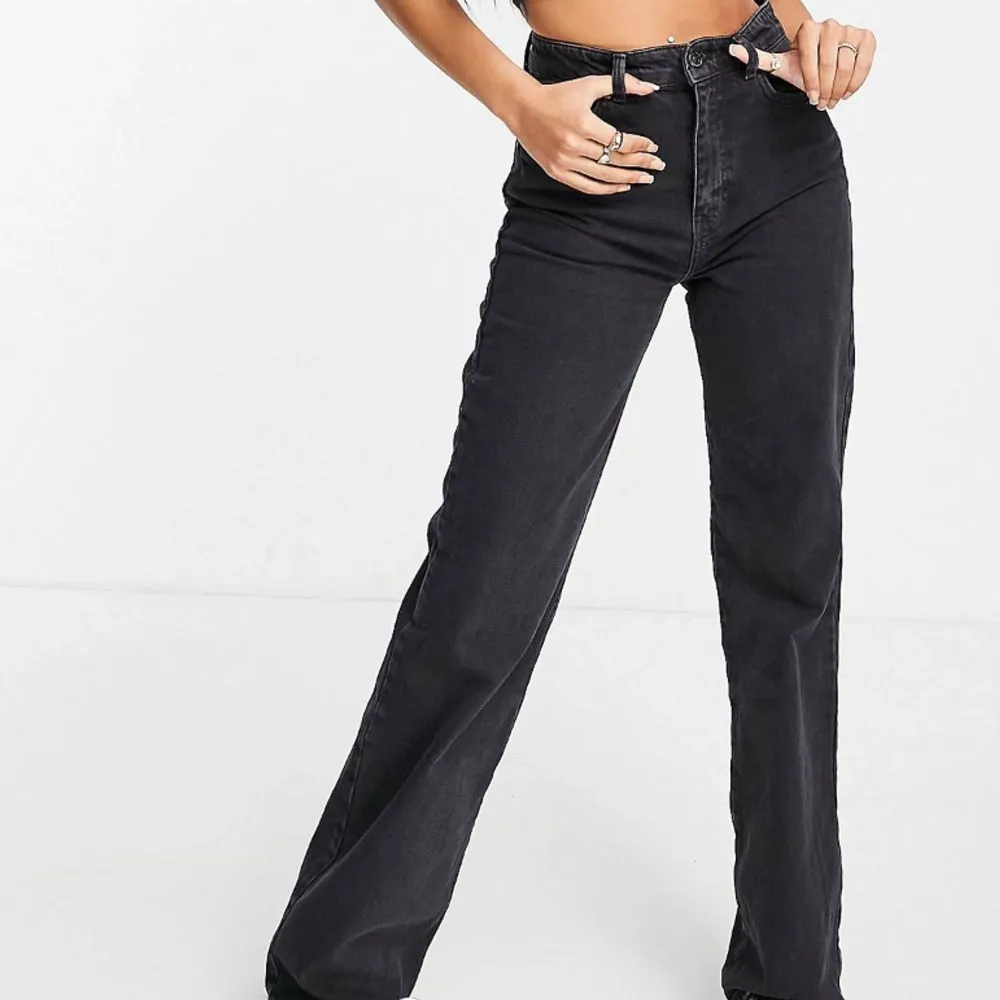 Svarta dad jeans, Tall modell. Endast testade (nyskick)! Små i storleken . Jeans & Byxor.
