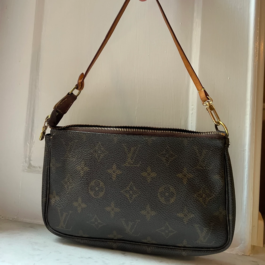 Äkta LV mini pochette