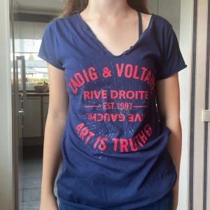Zadig t-shirt  - Jättefin t-shirt från zadig som inte har kommit till användning så är som ny. 