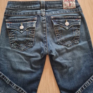 True religion jeans  - Second hand true religion jeans köpta från Zalando zircle, bra skick. Aldrig använda av mig, lappen sitter kvar. Köparen står för frakten. 