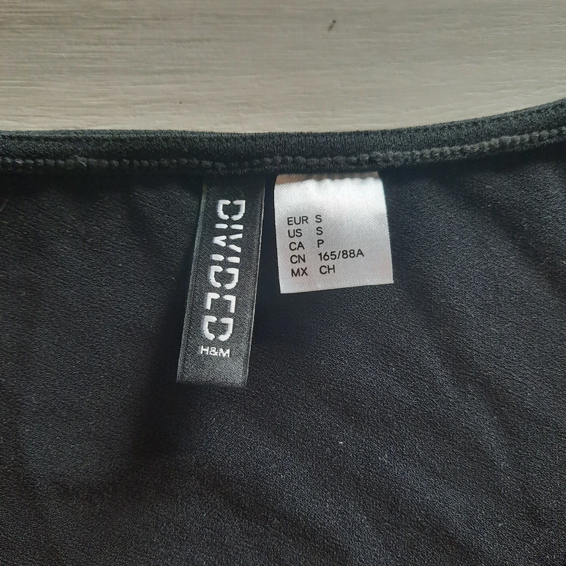 Croppad topp från hm strl S - 91