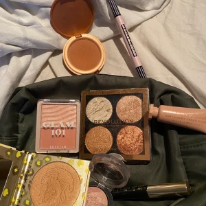 Smink kitt - Lite olika smink produkter med necessär allt för 250kr eller necessären för 70 och sem andra produkterna 50kr styck förutom cream bluchen och eyliner dem kostar 10kr styck 