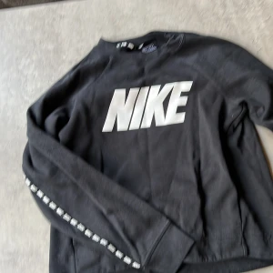 Nike tröja xs - Tjocktröja från Nike, stl xs