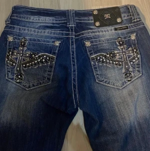 Miss me - Köp direkt för 450 frakt inräknad eller 400 möta upp💕 byxorna är för små för mig så kan tyvärr inte visa på 