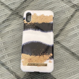 iPhone X skal - Säljer nu mitt iPhone X skal p.g.a att jag har köpt en ny telefon TRYCK INTE PÅ KÖP NU!