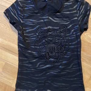 Kenzo tröja - Fin kenzo tröja. Står m men är som en s 