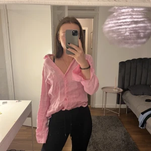 Zara skjorta  - Skjorta från Zara i bra skick!