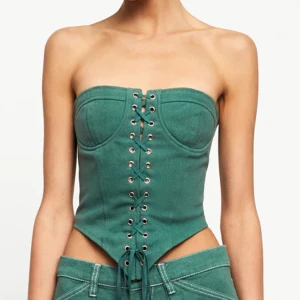 Jeans Korsett lioness  - Skitsnygg jeanskorsett från lioness, köptes för 650 säljer för 250! Använd vid 1 tillfälle, grymt skick! Storlek M men skulle säga att den passar S också!!