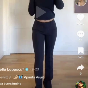 Lågmidjade kostymbyxor ifrån Nelly - Fina lågmidjade kostymbyxor ifrån Nelly. Använda några gånger men i gott skick. Säljer pågrund av att dom är lite för stora för mig!