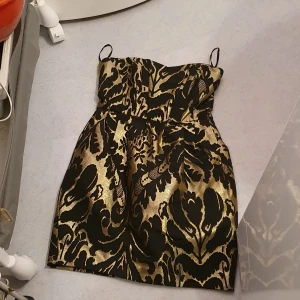 Half fest klänning  - Passar till allt och xs_ s I mycket bra skick 