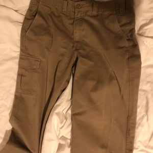 Beige chinos - Vida Core cargo chinos