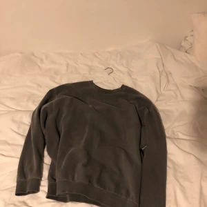 Snygg grå Baggy weekday sweatshirt  - Fin sweatshirt, rkt Baggy 