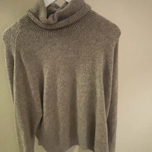 Tröja - Jätte fin brun tröja från H&M! Storlek M💘 Pris kan diskuteras💘
