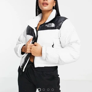 THE NORTH FACE JACKA - Intressekoll på denna sköna och fina jacka från the north face !! Nypris: 2500kr, !! Storlek XS !! 🥰❤️