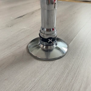 Polestång  - Vill sälja stång som är lätt att flyttas 