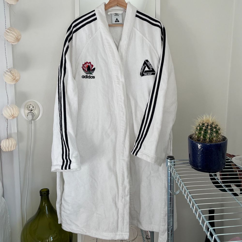Palace x cheap adidas robe