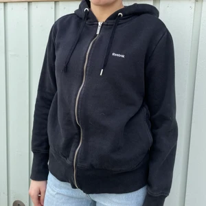 Reebok zip hoodie - Frakten ingår i priset 💓