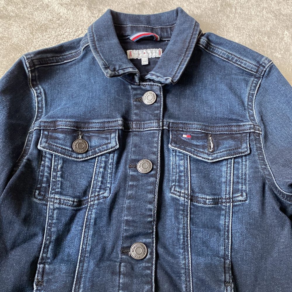 Tommy hilfiger jeans jacka | Plick Second Hand