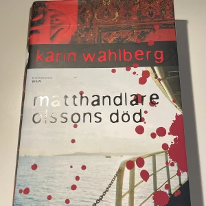 Mathandlare Olssons död av Karin wahlber - Handlar om en matthandlare som hittad död på en affärsresa i Turkiet. Bokens framsida är lös men annars är den mycket prisvärd😌