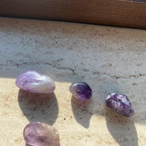 Ametist, Kristall - Ametist kristall! Såklart äkta. Priset gäller st! Frakt diskuteras vid köp!❤️❤️😍✨