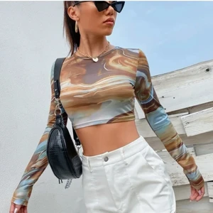 Croppad topp - En croptopp från Shein som jag köpte på plick