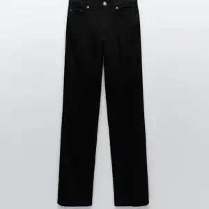 CHARLOTTE GAINSBOURG COLLECTION TAILORED STRAIGHT-LEG JEANS super snygga jeans ifrån zara rak modell även långa. Storlek 36 men skulle säga 34 aldrig använda och försmå, nypris 540