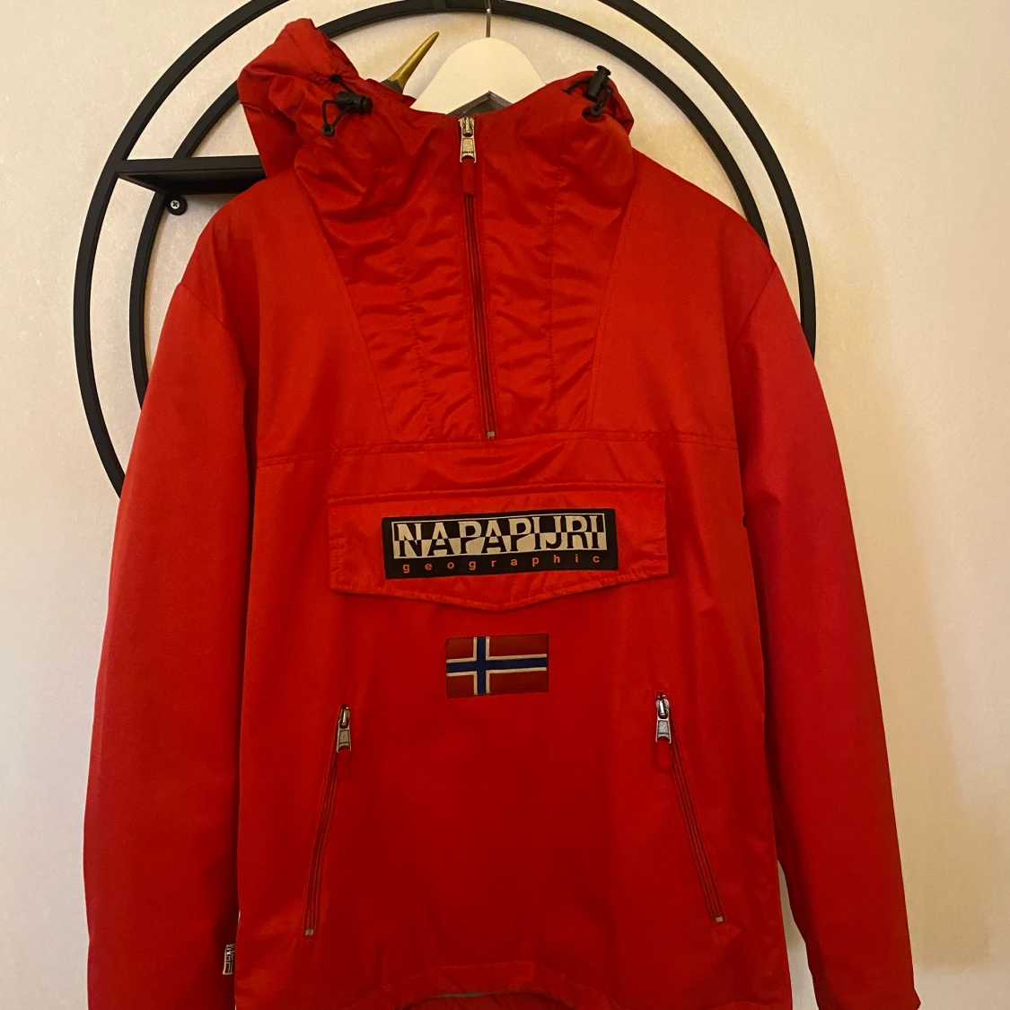 Röd Napapijri jacka