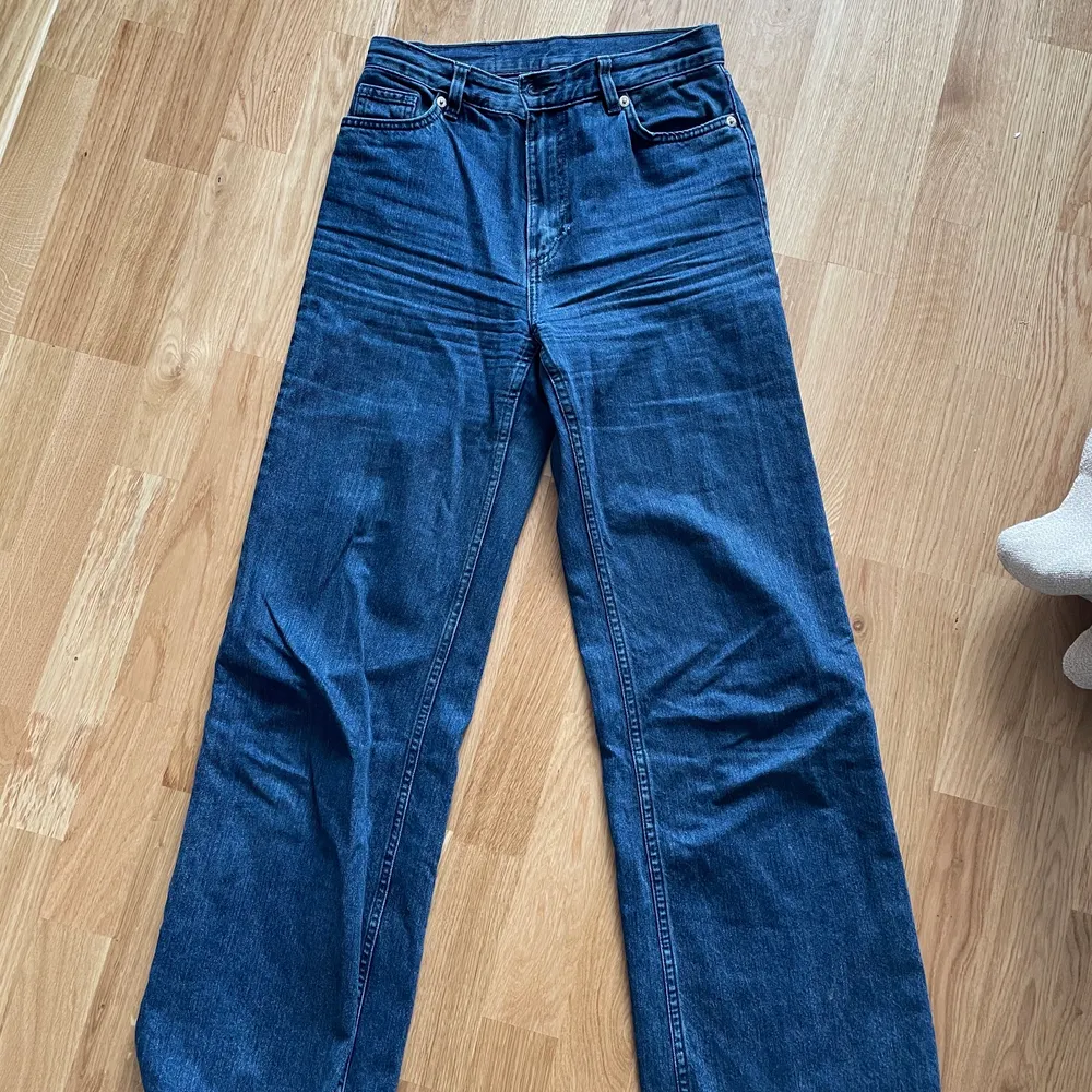 Säljer mina favorit jeans få de har blivit för små för mig. Jeans & Byxor.