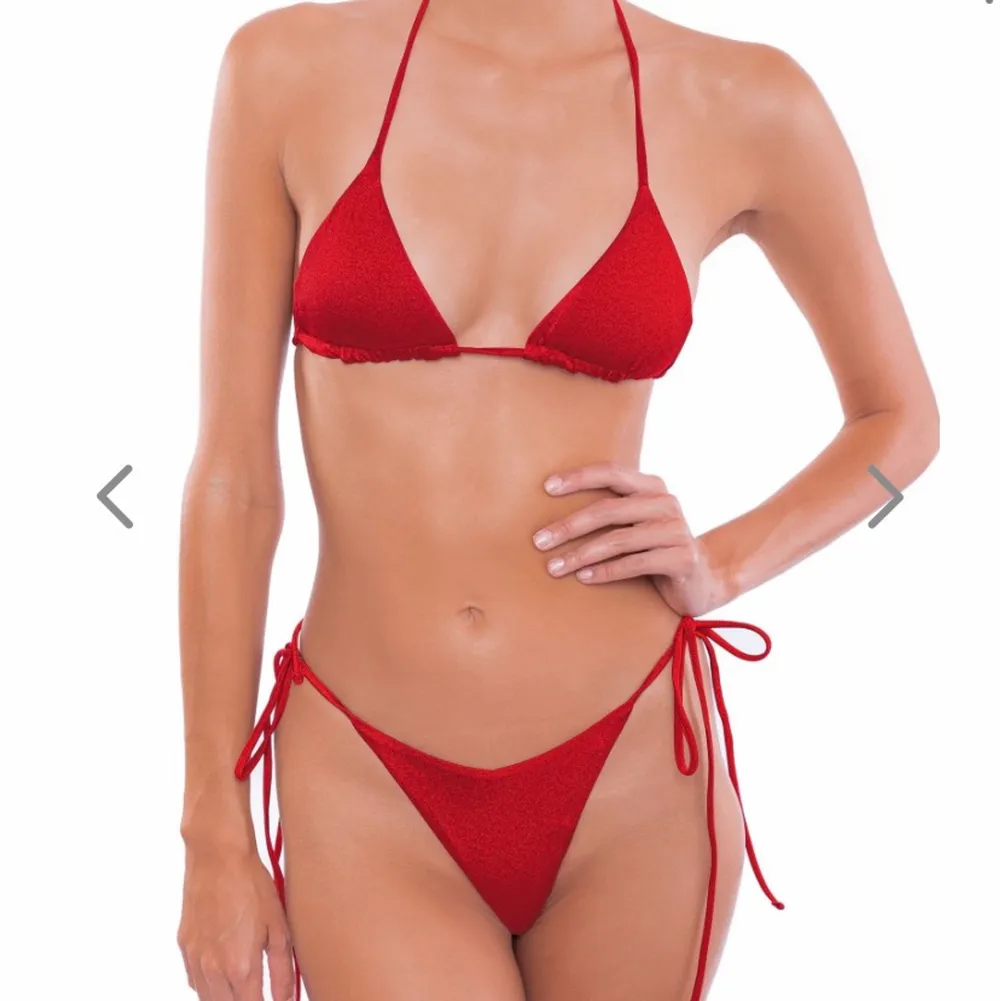 Bikini från lyxiga märket ONEONE Swimwear. I färgen ”cherry”. Välj en underdel. Aldrig använd med lappen kvar! Original pris: 1450kr (till eu). Övrigt.