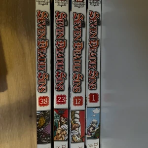 Seven deadly sins 1,17,23,38. - Shipping depends on how much mangas you’ll buy so don’t rely on the price I set, each volume costs 120kr. 
