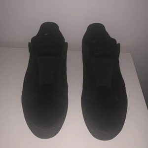 Arigato skor - Arigato laceless, nästan nyskick. Använda fåtal gånger. Strl 43. 