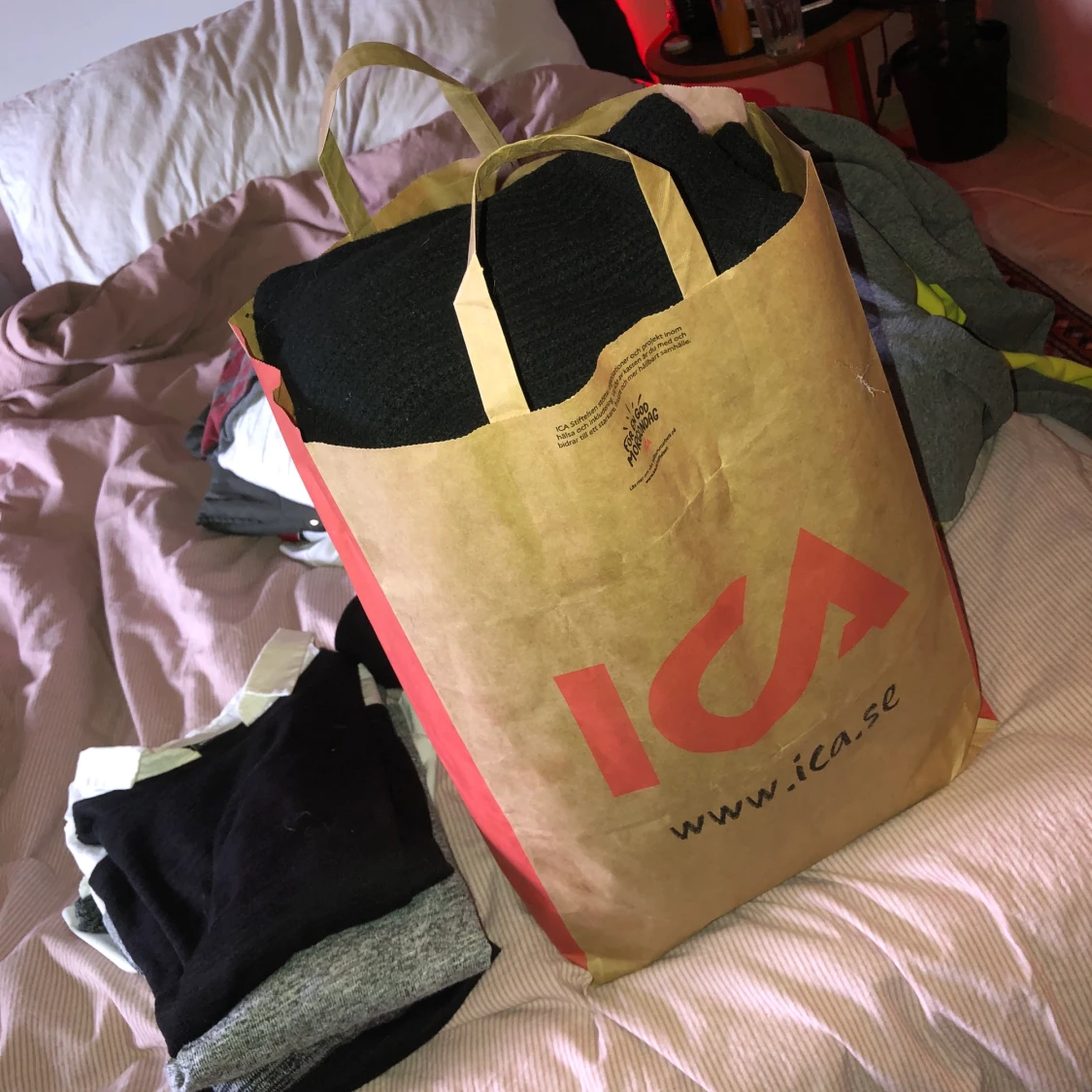 Påse med kläder  - 90