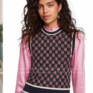 Stickad Väst / topp  - Från Maison Scotch & Soda. Helt oanvänd! Storlek: S Nypris: 800:-