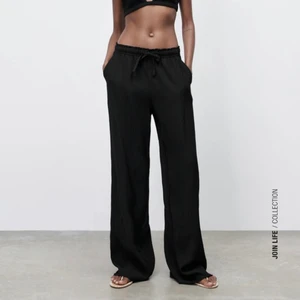 Zara byxor  - Säljer dessa helt nya byxorna från zara, använda 1 gång! 💛