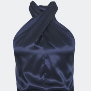 Blå topp - Blå halterneck satin topp 