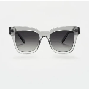 Chimi - Dom finns kvar! Säljer dessa helt nya chimi glasögon! Aldrig använda för har ett par i en annan färg som jag använder mer! Nypris var 1200 💕