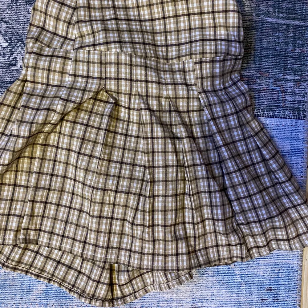 Fin kjol från Shein (dock bra kvalitet). Säljes då jag inte använder den längre. . Kjolar.