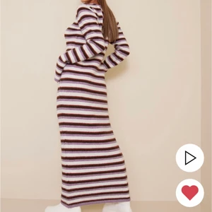 Stickad klänning från Nelly  - Säljer denna superfina klänning från Nelly, storlek S. Helt oanvänd, nypris 649kr, säljer för 300