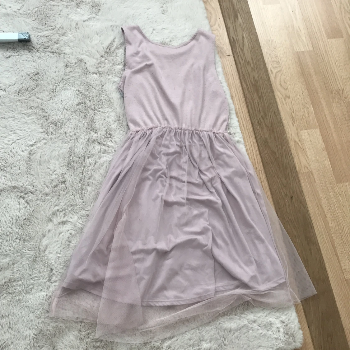 Rosa klänning med paligetter  - 90