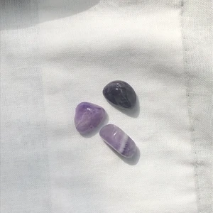 Trumlad ametist⚡️ - Superfin trumlad ametist!💜 15kr/st, frakt tillkommer på 14kr! Skriv till mig vid intresse <3