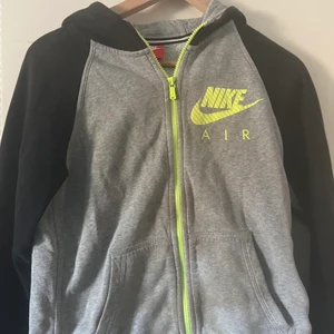 Nike hoodie - OG Tech fleece barnstorlek L