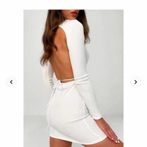 Klänning vit - Säljer denna klänningen från missguided i storlek 36! Säljs pga den inte kommit till användning! Lapp finns kvar, köparen står för frakten!