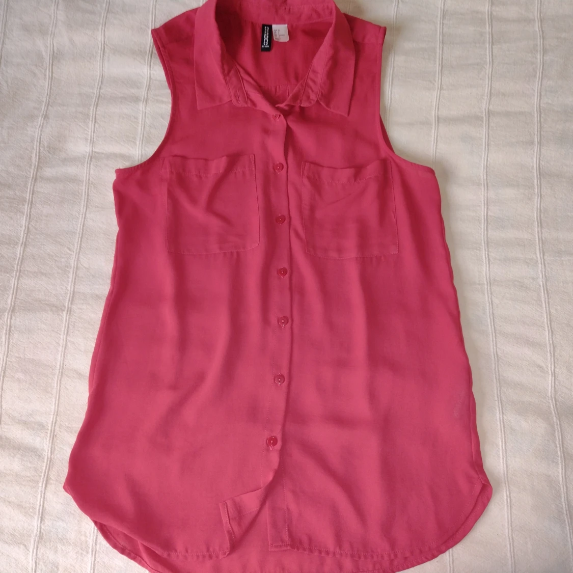 Röd/hallonröd topp/blus/linne, strl 36