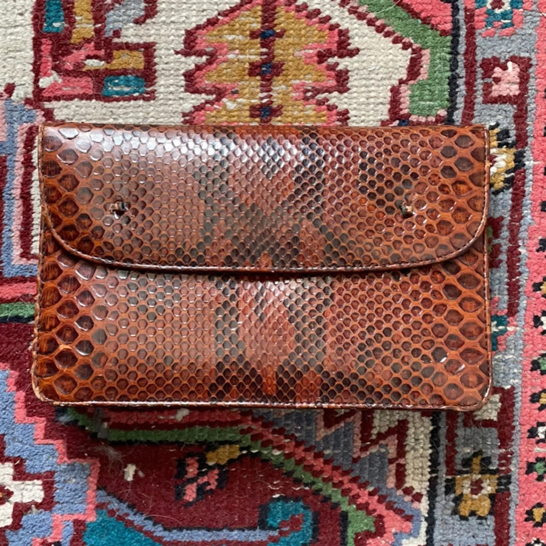 Vintage ormskinnsväska