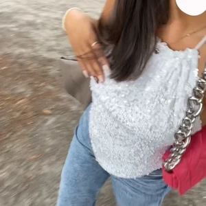 Fest topp - Fest topp från Gina som är helt slutsåld. Storlek XS och den är öppen rygg som är så sjukt snyggt 