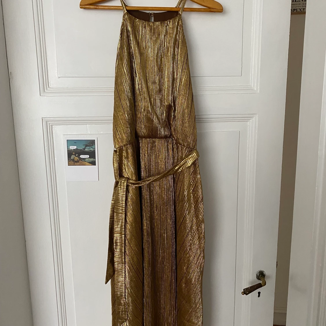 Guldklänning (oanvänd) - 90