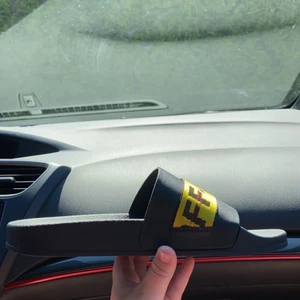 Off-White industrial Slides - Ett par helt nya Off-White industrial Slides som är använda en gång när jag skulle testa dem, anledningen till att jag säljer dem är att de var för små. Det är storlek 41 på dem och är ganska smala i storleken. Köpta 2021 på stockX 